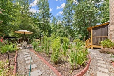 Charming Farmhouse on 1.18 Acres in Dahlonega! Fall in love with