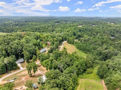 Charming Farmhouse on 1.18 Acres in Dahlonega! Fall in love with