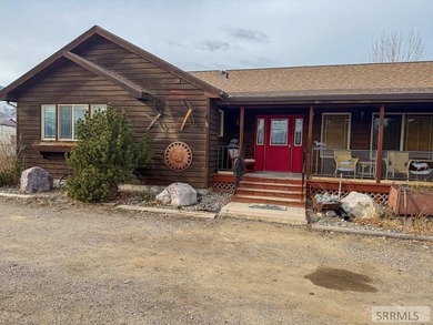 Back on the market at no fault to the seller. This comfortable 1 - photo 2