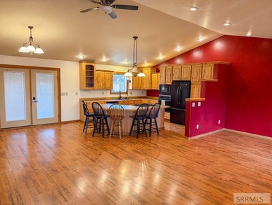 Back on the market at no fault to the seller. This comfortable 1 - photo 8