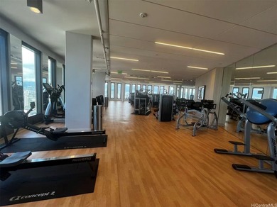 This higher floor (sub-penthouse) 2-bedroom, 2-bathroom unit - photo 12