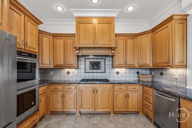 LUXURY LIVING AT LAKE SINCLAIR! MILLION DOLLAR VIEWS, LOCATION - photo 20