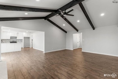 Reduced and move in ready! Beautifully, renovated country home - photo 4