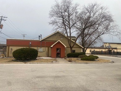 Versatile 6,400 square foot commercial building offering