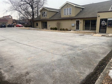 Versatile 6,400 square foot commercial building offering