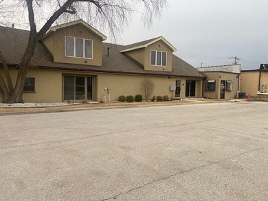 Versatile 6,400 square foot commercial building offering