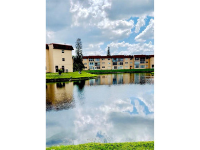 Lake Condo For Sale in Sunrise, Florida