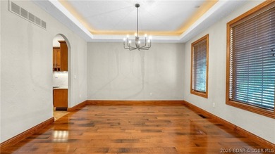 Exceptional custom-built home offering nearly 6,000 sq ft of - photo 19
