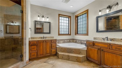 Exceptional custom-built home offering nearly 6,000 sq ft of - photo 27
