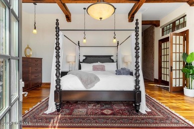 Nestled in sought-after Huddle Bay, this exceptional Bolton - photo 28