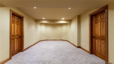 Exceptional custom-built home offering nearly 6,000 sq ft of - photo 33