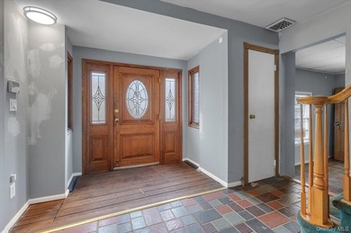 Welcome to 99 Wexford Dr, an expansive 3000 sq ft Colonial home - photo 3