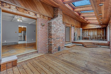 Welcome to 99 Wexford Dr, an expansive 3000 sq ft Colonial home - photo 8