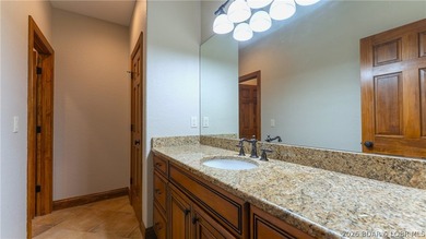 Exceptional custom-built home offering nearly 6,000 sq ft of - photo 41