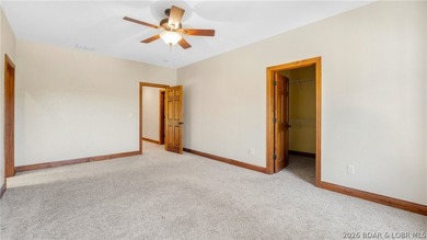 Exceptional custom-built home offering nearly 6,000 sq ft of - photo 45