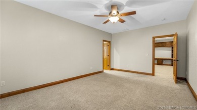 Exceptional custom-built home offering nearly 6,000 sq ft of - photo 47