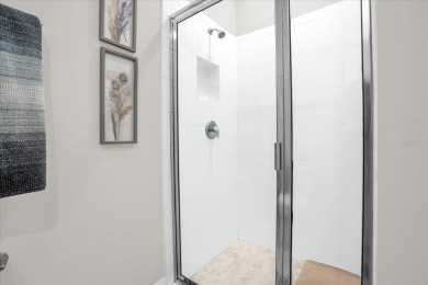 This beautifully designed 4-bedroom, 3-bathroom single-story - photo 11
