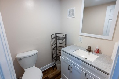 Coastal getaway with character located in a campground community - photo 12