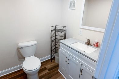 Coastal getaway with character located in a campground community - photo 13