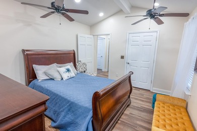 Coastal getaway with character located in a campground community - photo 14