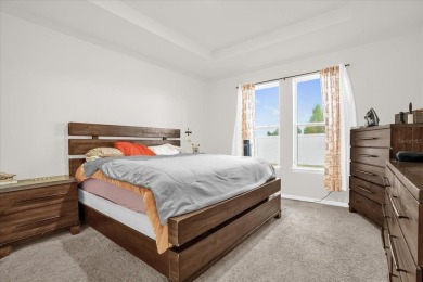 This beautifully designed 4-bedroom, 3-bathroom single-story - photo 19