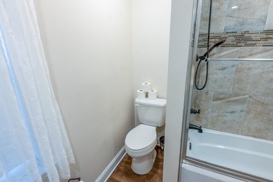 Coastal getaway with character located in a campground community - photo 24