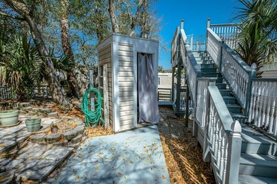 Coastal getaway with character located in a campground community - photo 27