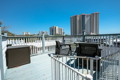 Coastal getaway with character located in a campground community - photo 29