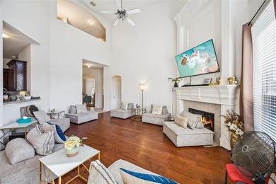 Beautiful and spacious, this move-in ready home is located in - photo 9