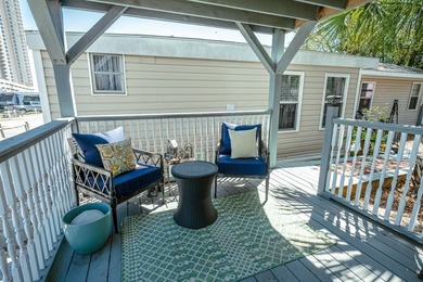 Coastal getaway with character located in a campground community - photo 33