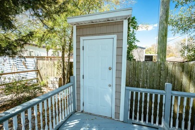 Coastal getaway with character located in a campground community - photo 35