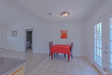 Located on a quiet cul-de-sac in sought-after Gulf Breeze, this - photo 8