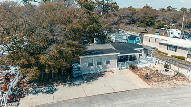Coastal getaway with character located in a campground community - photo 39