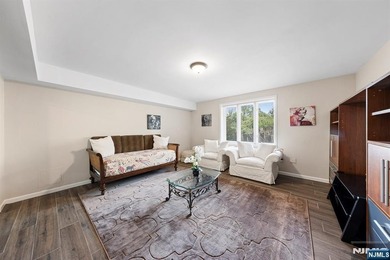 For more info. *Also available immediately for rent, furnished* - photo 42
