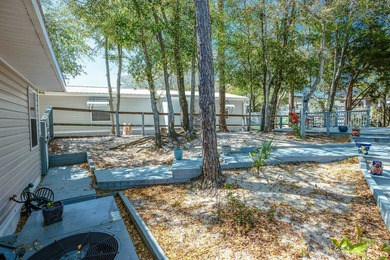 Coastal getaway with character located in a campground community - photo 43