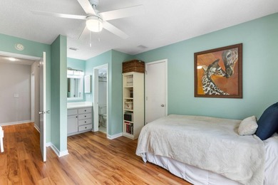It is rare to find three bedrooms with three full bathrooms in - photo 28