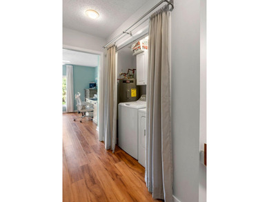 It is rare to find three bedrooms with three full bathrooms in - photo 30