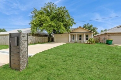 VA Assumable at 5%! seller offering $5,000 for concessions. Sod - photo 2
