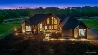 Welcome to this exceptional newly completed construction home - photo 4
