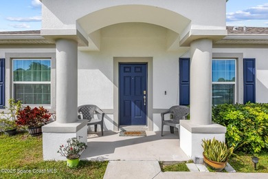 Welcome to this beautifully designed 4-bedroom, 2-bathroom home - photo 3