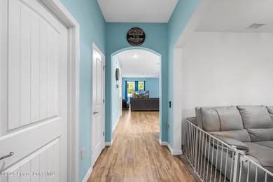 Welcome to this beautifully designed 4-bedroom, 2-bathroom home - photo 4
