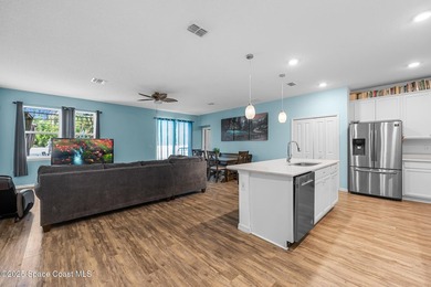Welcome to this beautifully designed 4-bedroom, 2-bathroom home - photo 5
