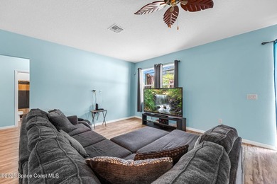Welcome to this beautifully designed 4-bedroom, 2-bathroom home - photo 10