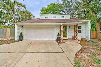 This house will go quick ...2443 square feet priced to sell! - photo 1