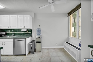 *LUXURY 16TH-FLOOR CONDO* Perched high on the 16th floor of one