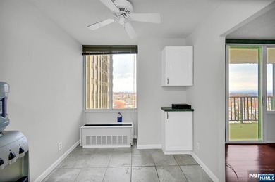 *LUXURY 16TH-FLOOR CONDO* Perched high on the 16th floor of one