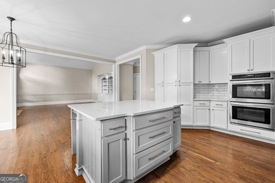 Welcome to 340 Broadmoor Drive, a beautiful brick residence - photo 18