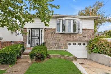 Beautifully Renovated Far Rockaway 3 bedroom. Hardwood floors - photo 1
