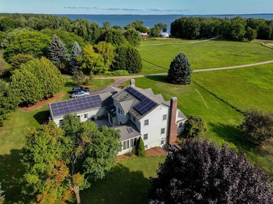 Discover your perfect year-round retreat on Lake Champlain with - photo 2