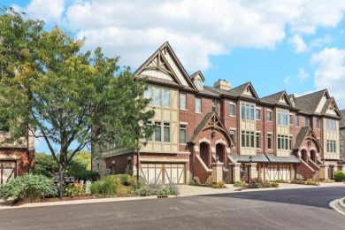 Lake Townhome/Townhouse For Sale in Saint Charles, Illinois